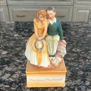 NORMAN ROCKWELL SCHMID LTD VINTAGE ON TOP OF THE WORLD  MUSIC BOX